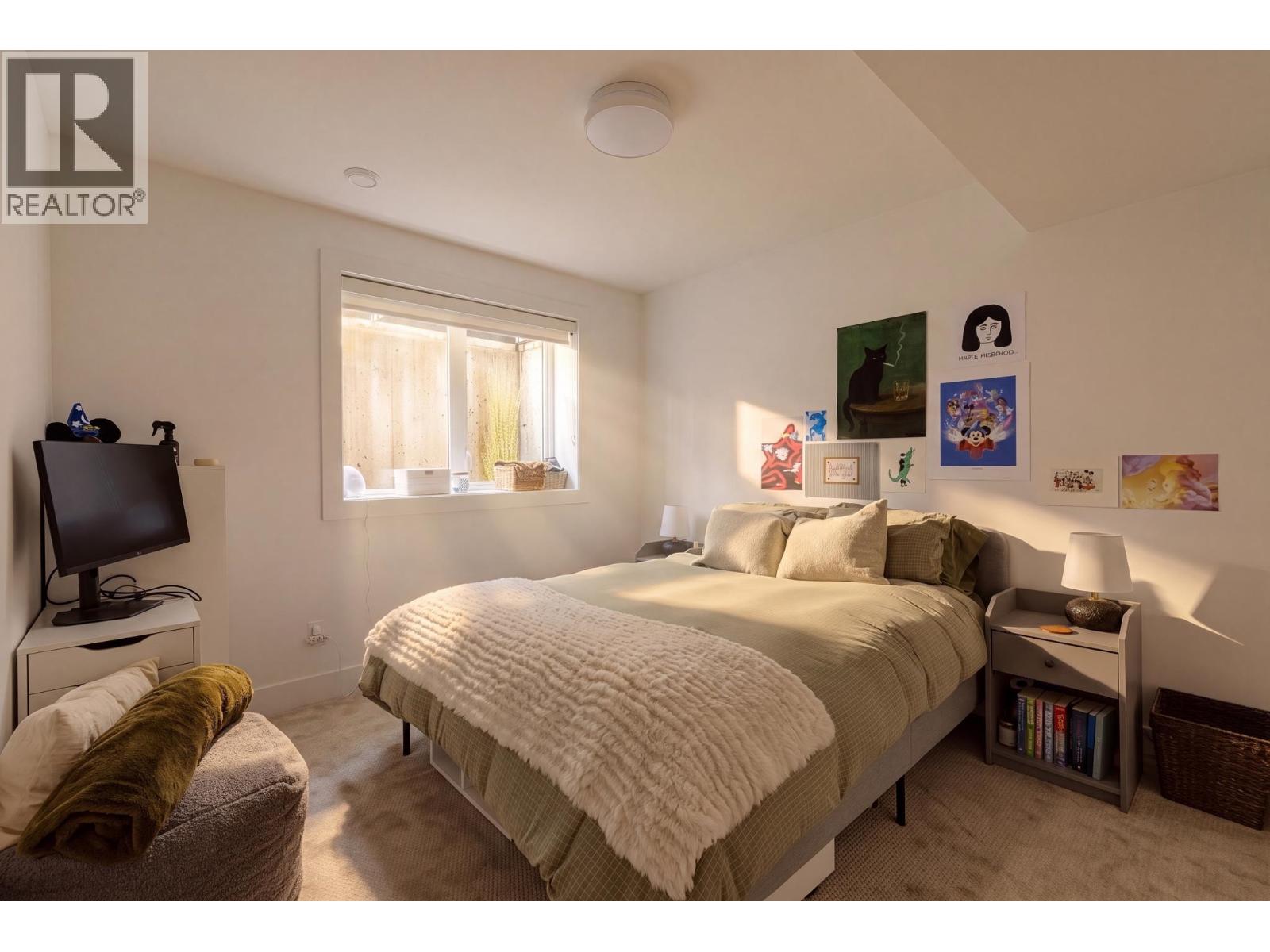 351 W 28TH STREET, North Vancouver