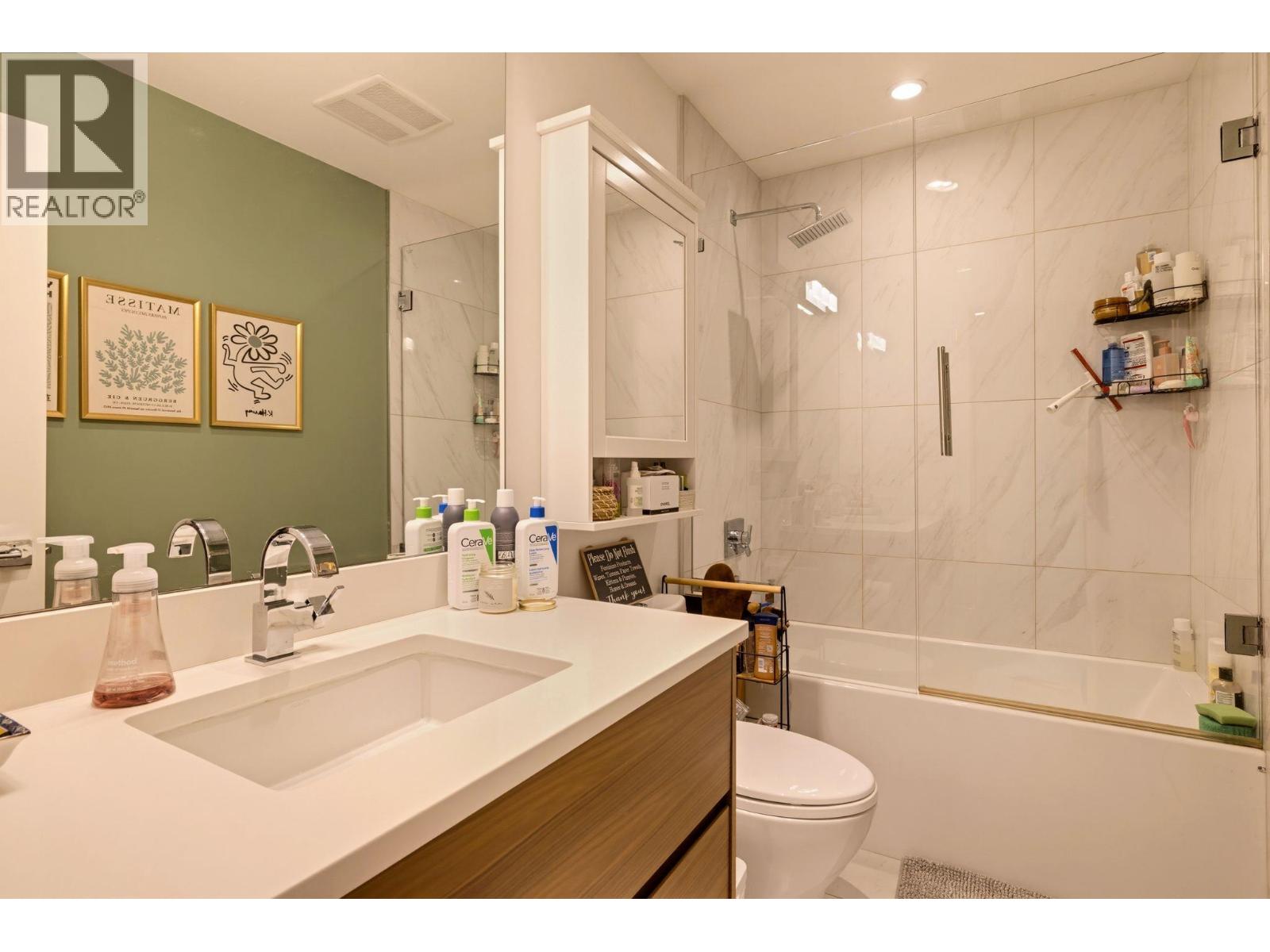 351 W 28TH STREET, North Vancouver