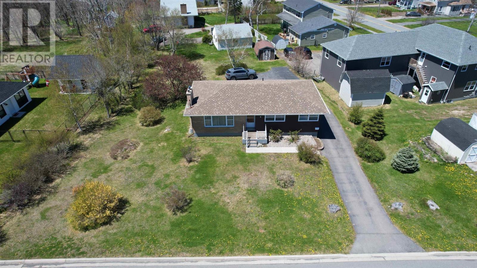 4 MacAulay Avenue - 40