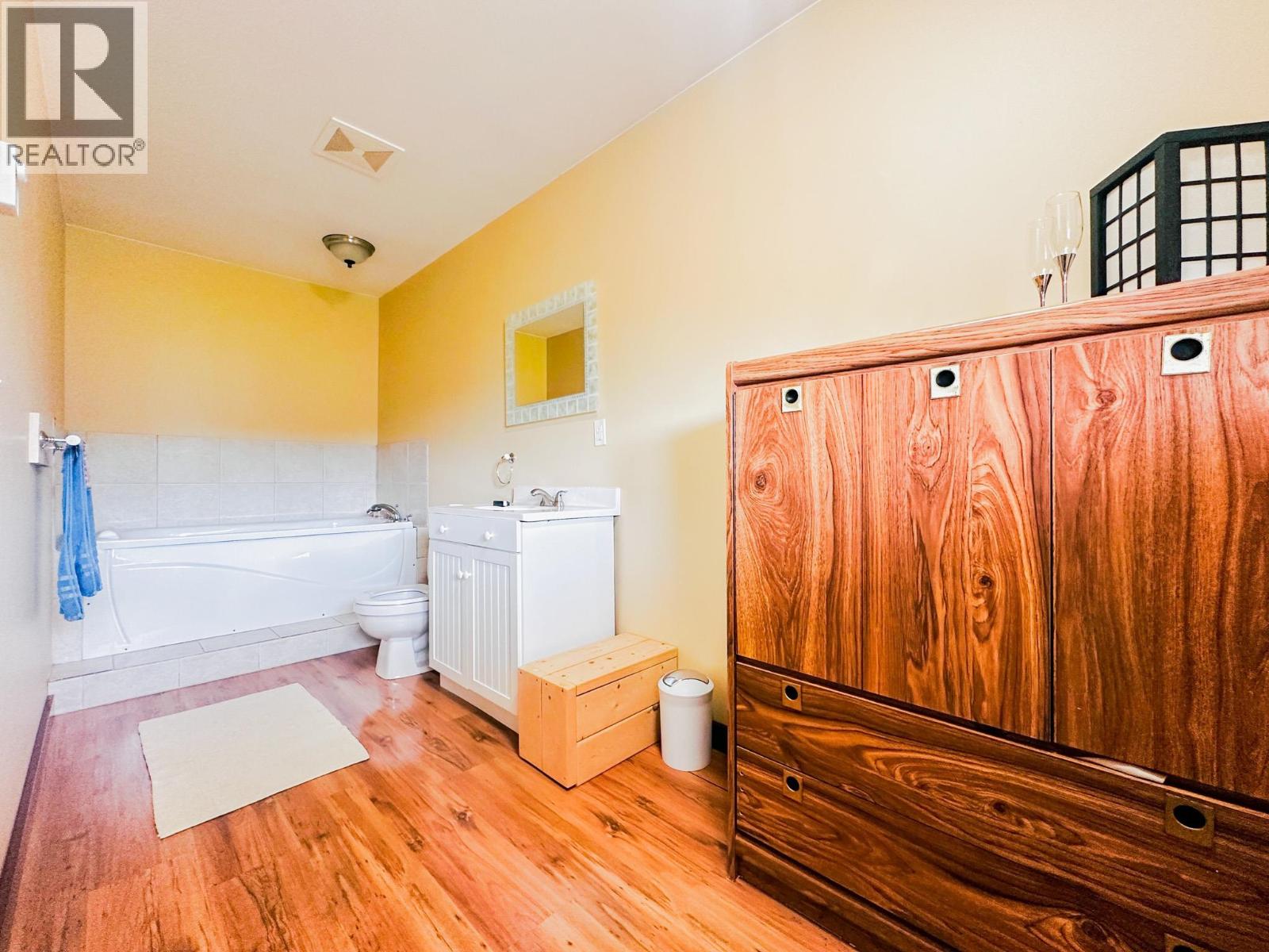 30438 E 16 HIGHWAY - 19