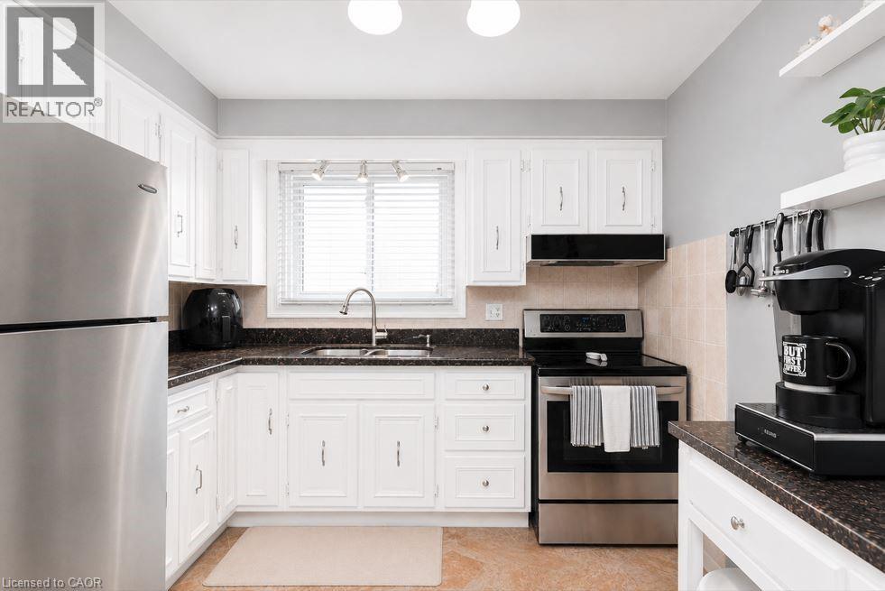 366 BERKINDALE Drive - 10