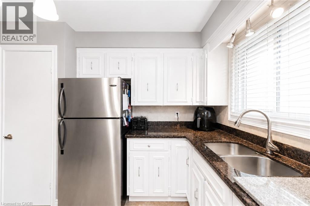366 BERKINDALE Drive - 11