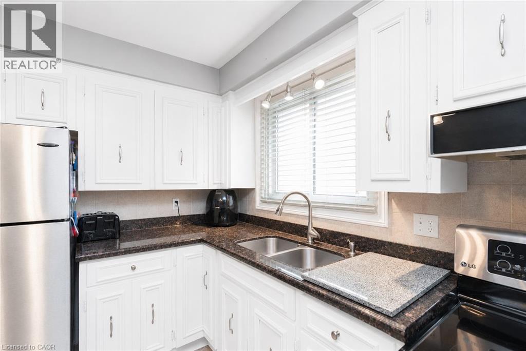 366 BERKINDALE Drive - 12