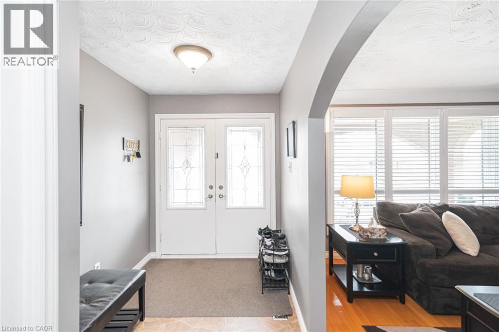 366 BERKINDALE Drive - 4