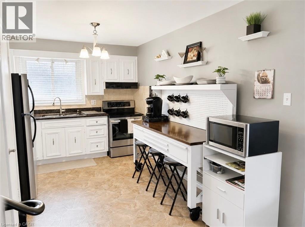 366 BERKINDALE Drive - 13