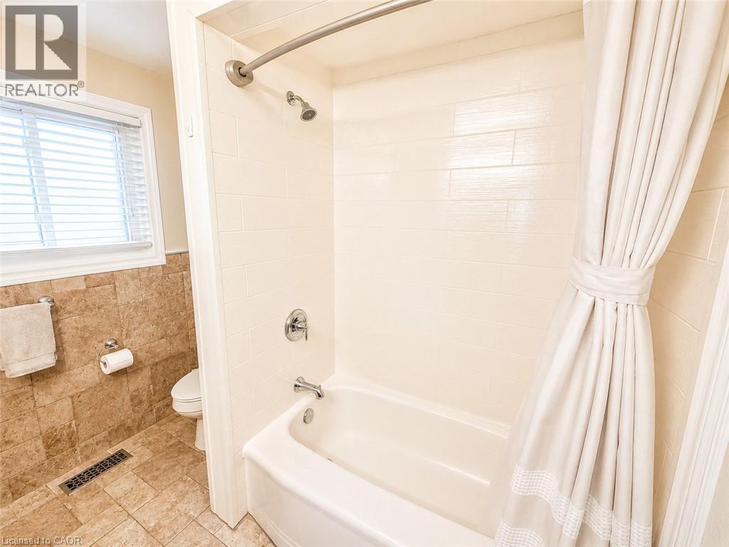 366 BERKINDALE Drive - 24