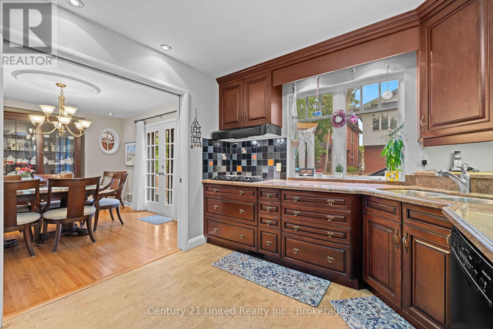 516 HUNTER STREET W - 10
