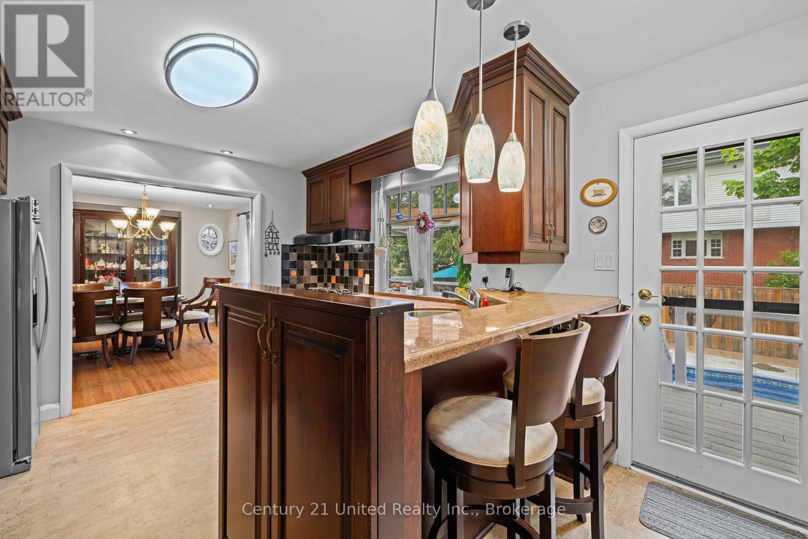 516 HUNTER STREET W - 11
