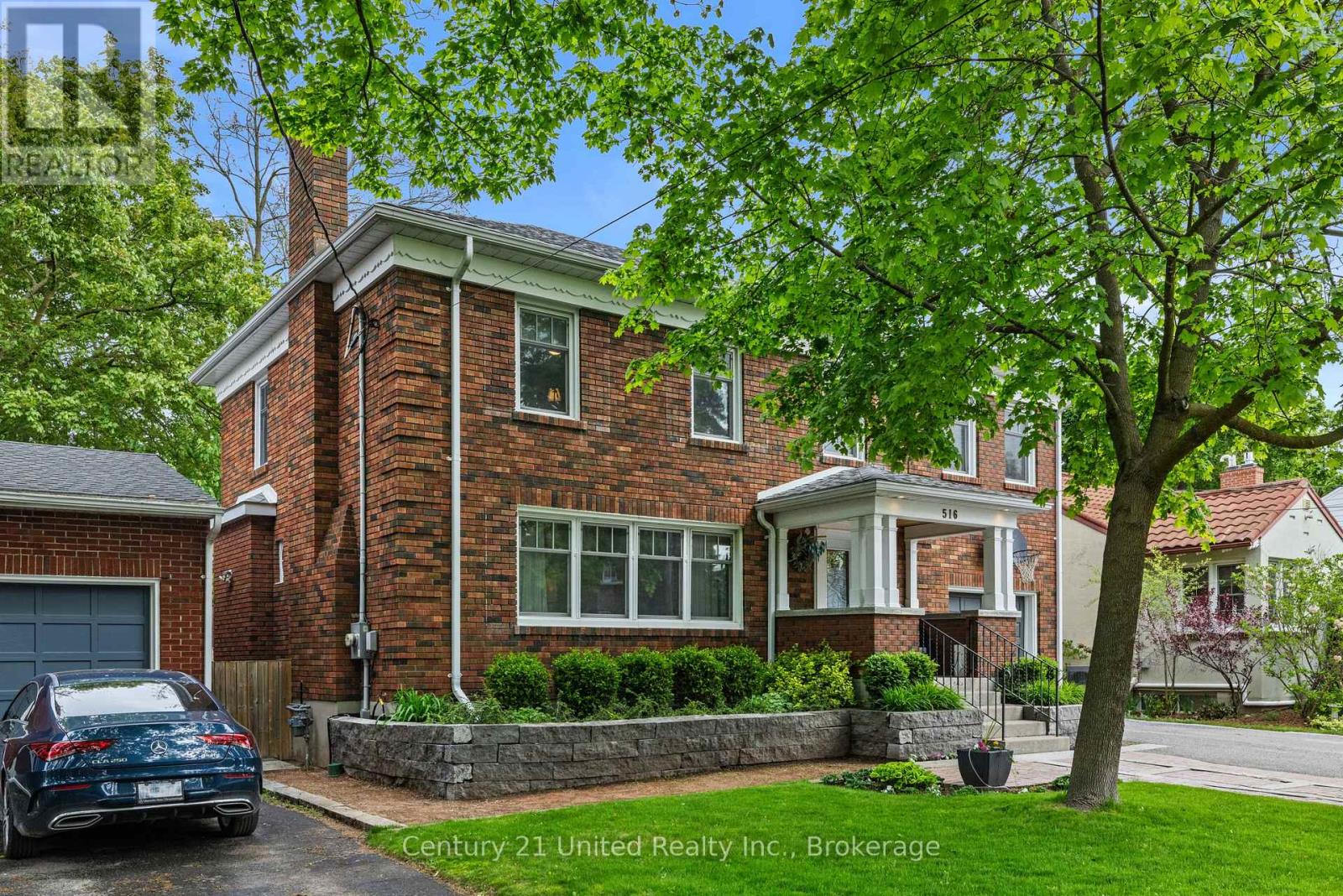 516 HUNTER STREET W - 2