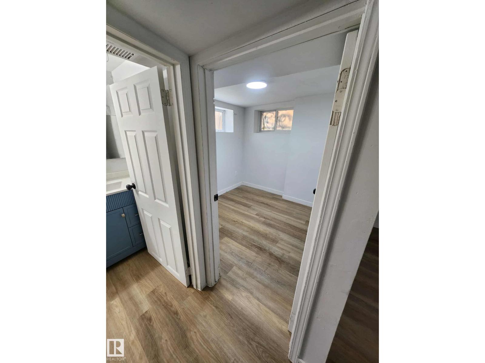 11308 94 ST NW - 44