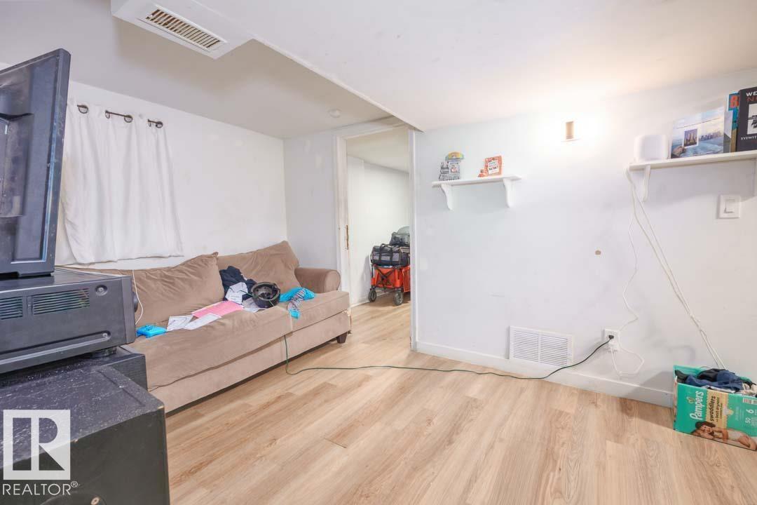11308 94 ST NW - 40