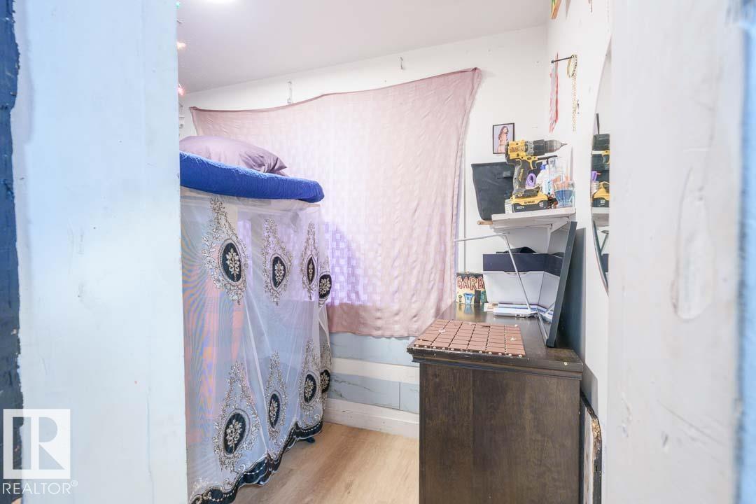 11308 94 ST NW - 64