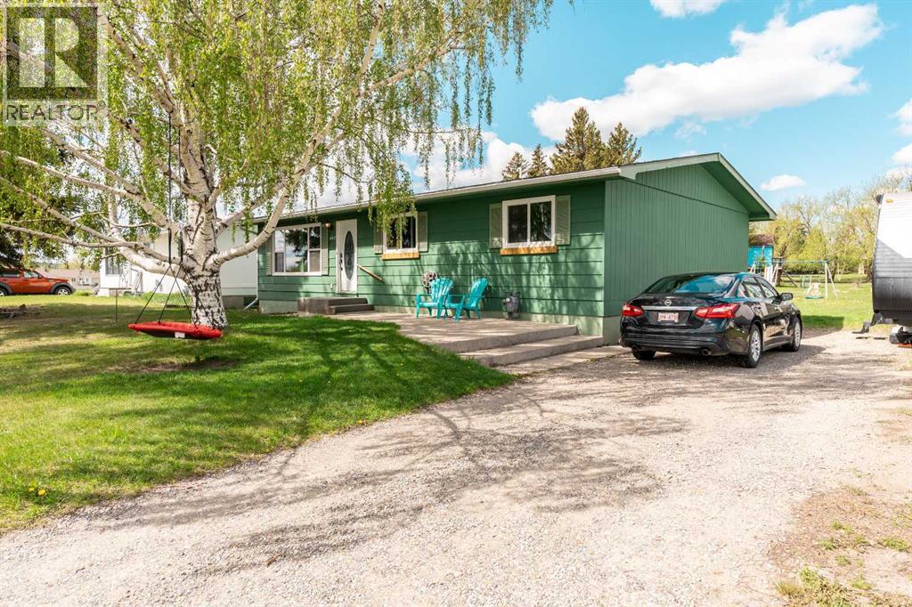 447 9 Street W - 2