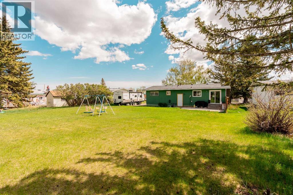 447 9 Street W - 39