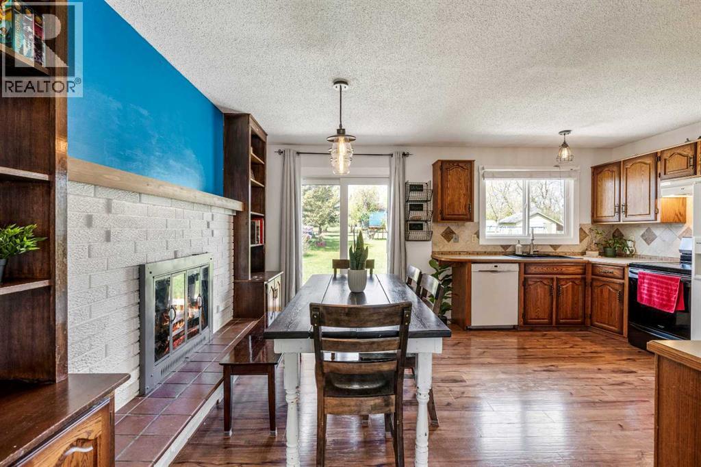 447 9 Street W - 6