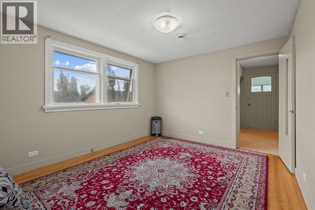 302 6 Avenue NE - 26