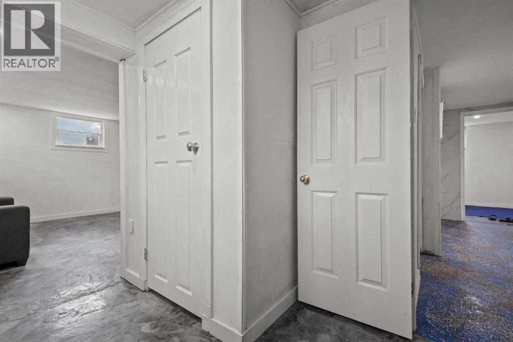 302 6 Avenue NE - 37