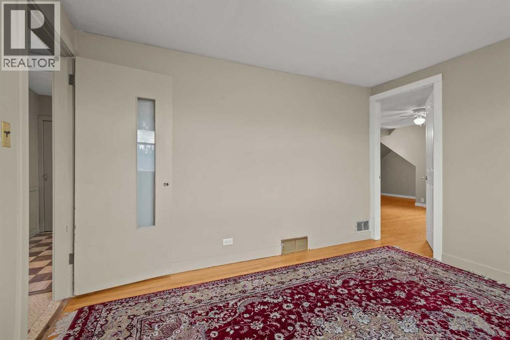 302 6 Avenue NE - 27