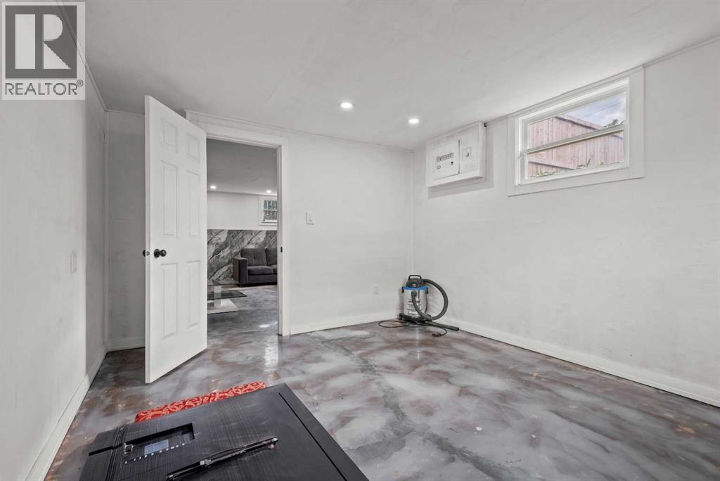 302 6 Avenue NE - 41