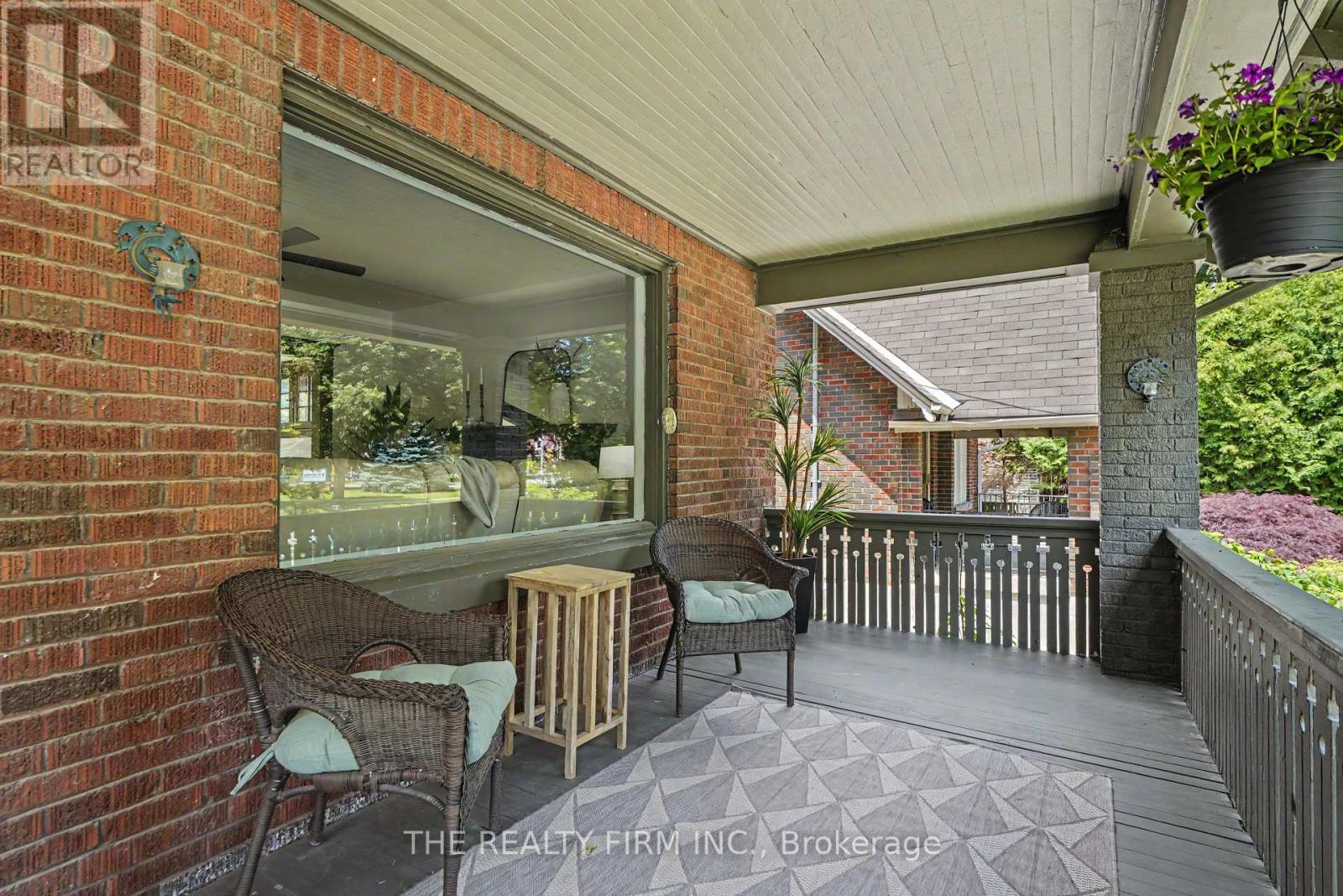 925 MAITLAND STREET - Image 2