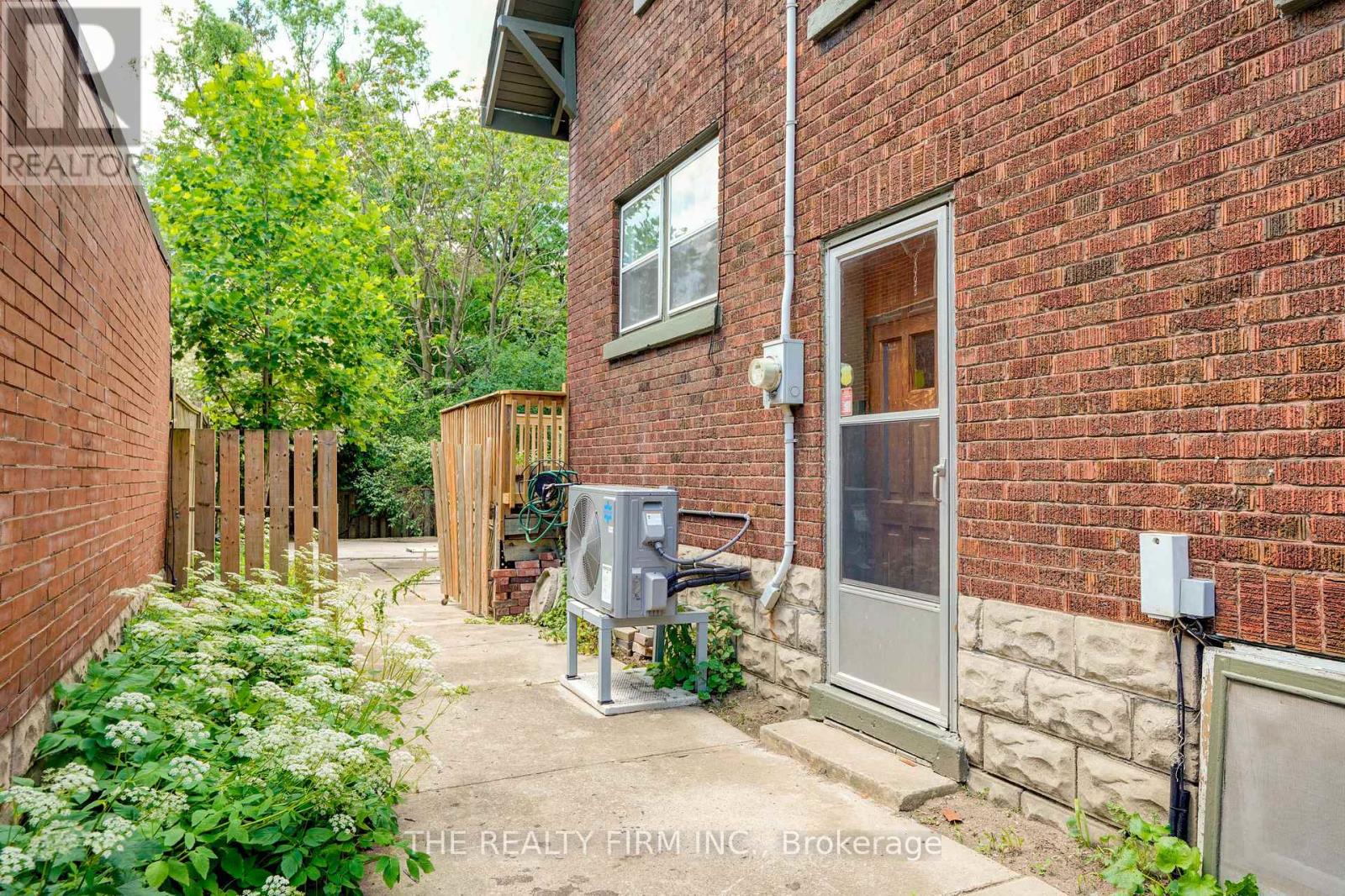 925 MAITLAND STREET - Image 24