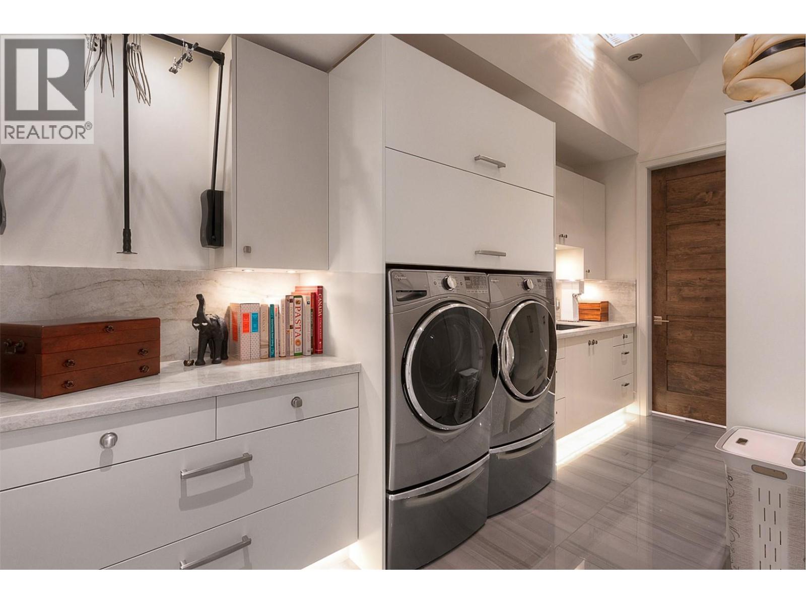 2245 Abbott Street Unit# 301, Kelowna
