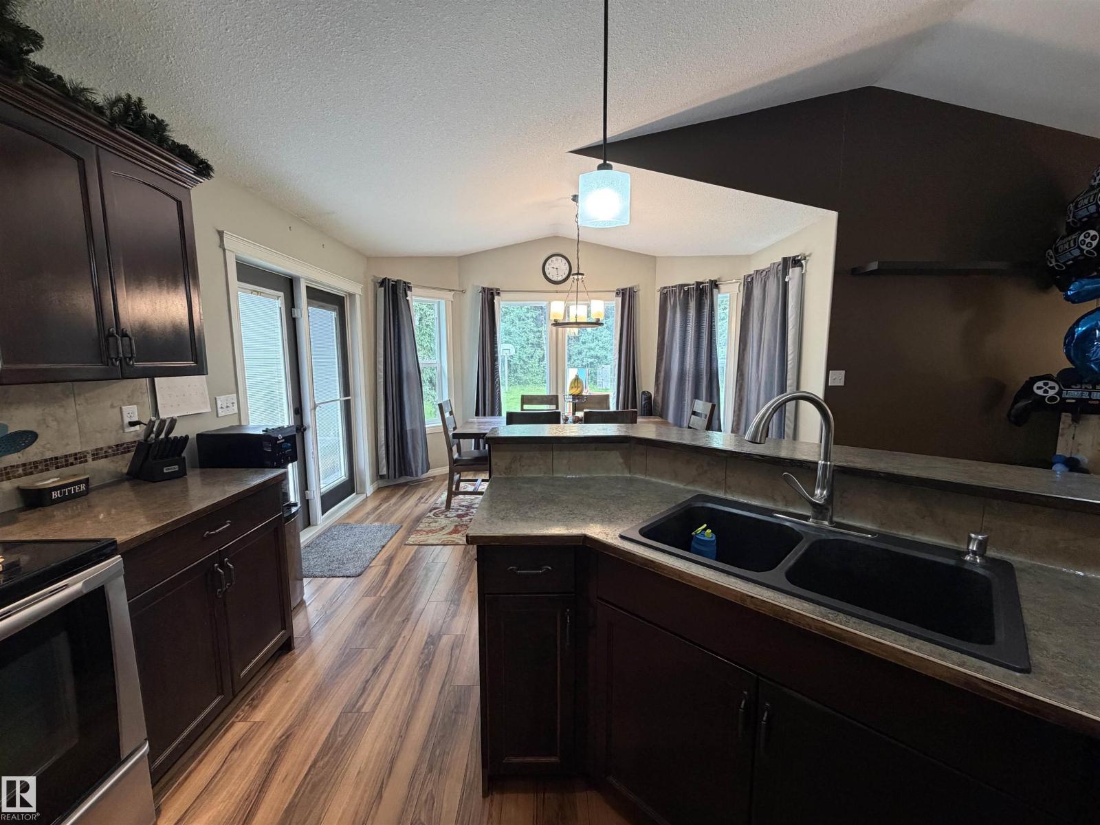 644081 RGE ROAD 235 - 11