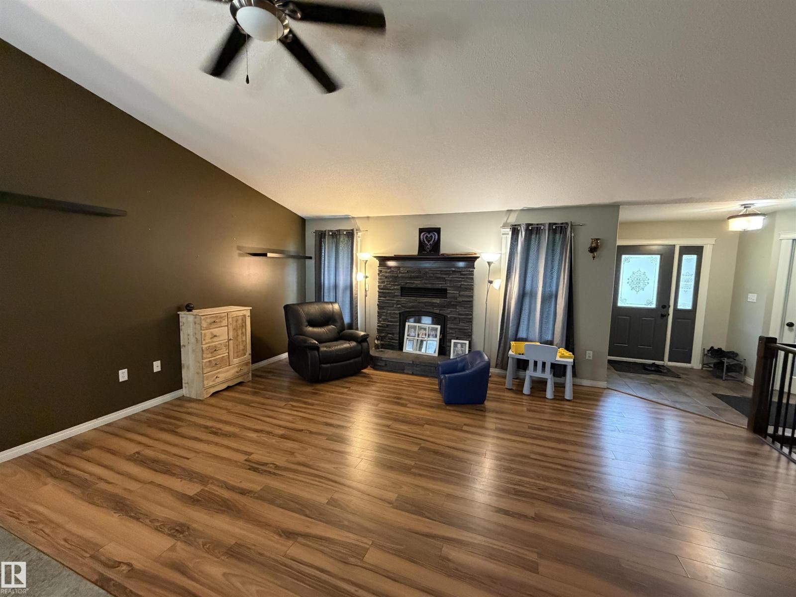 644081 RGE ROAD 235 - 13