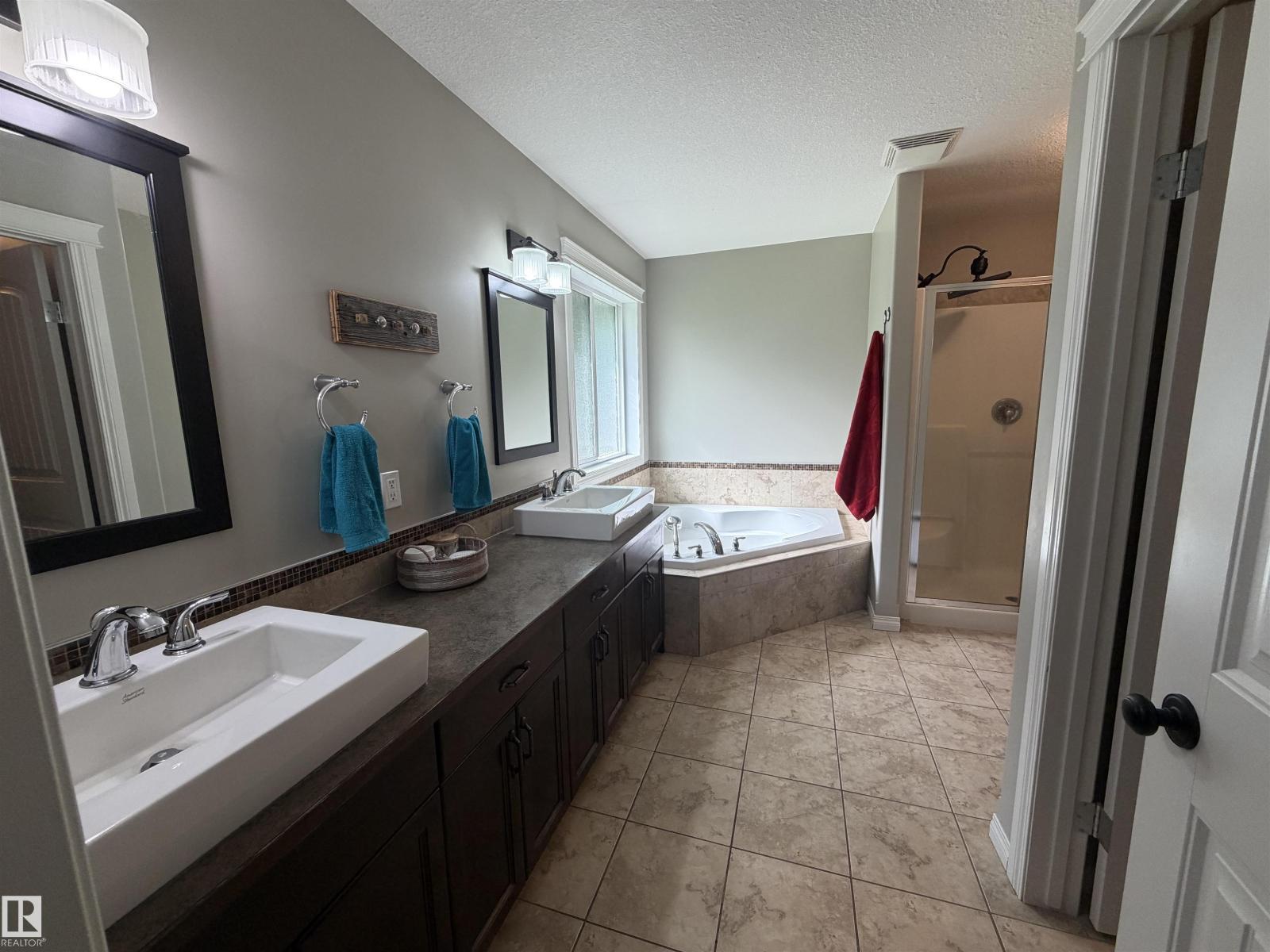 644081 RGE ROAD 235 - 18