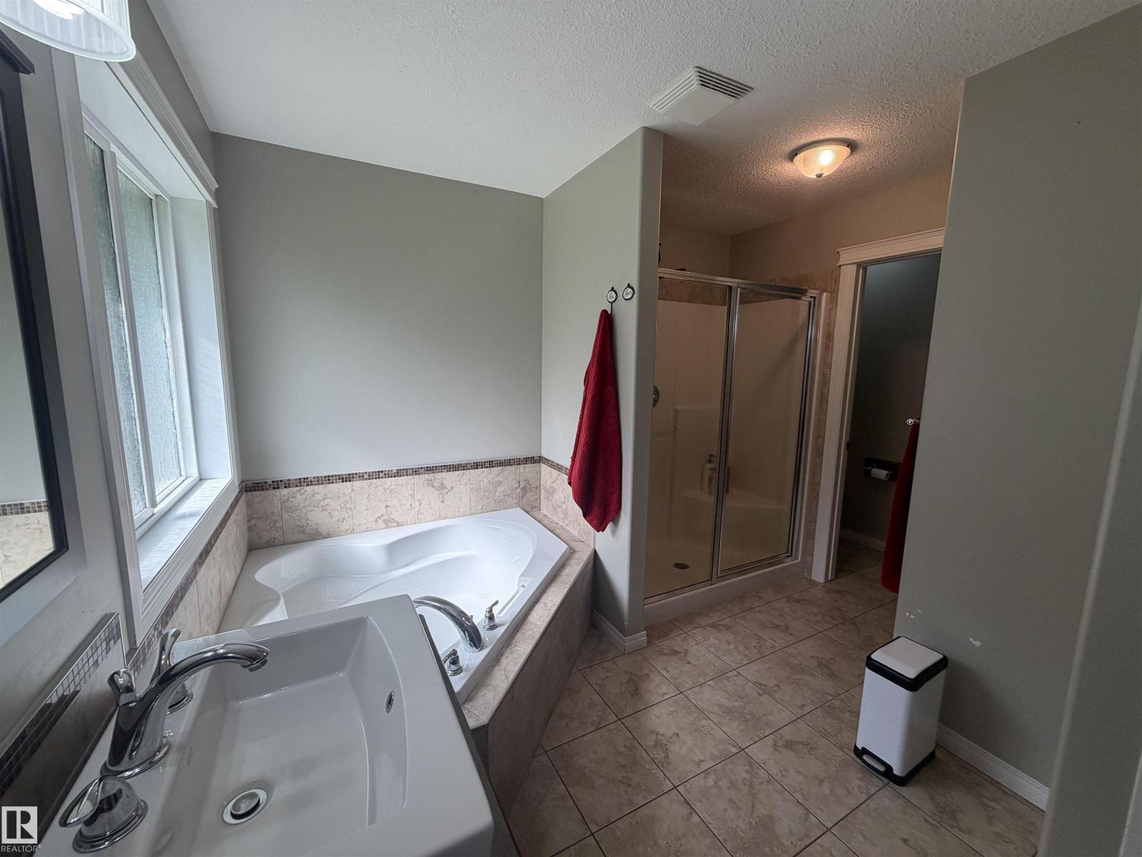 644081 RGE ROAD 235 - 19