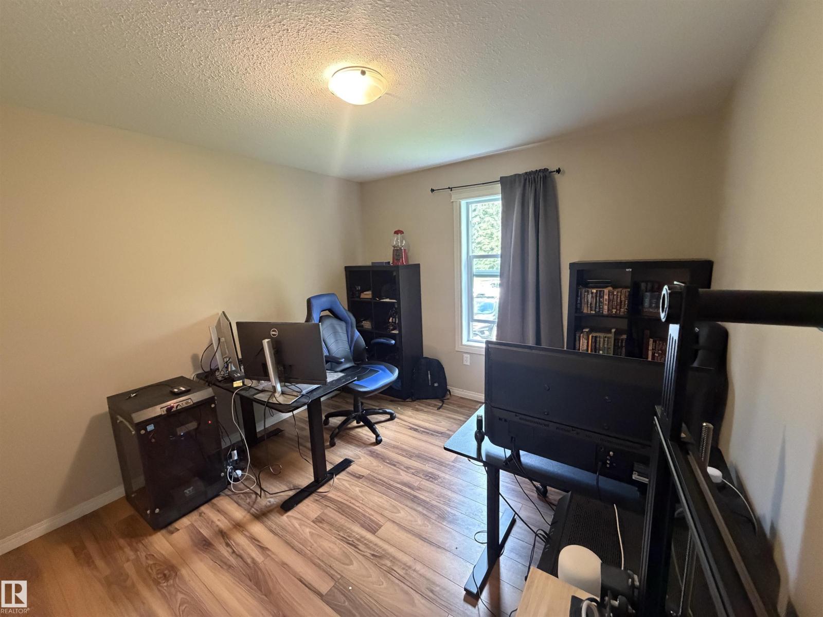 644081 RGE ROAD 235 - 22