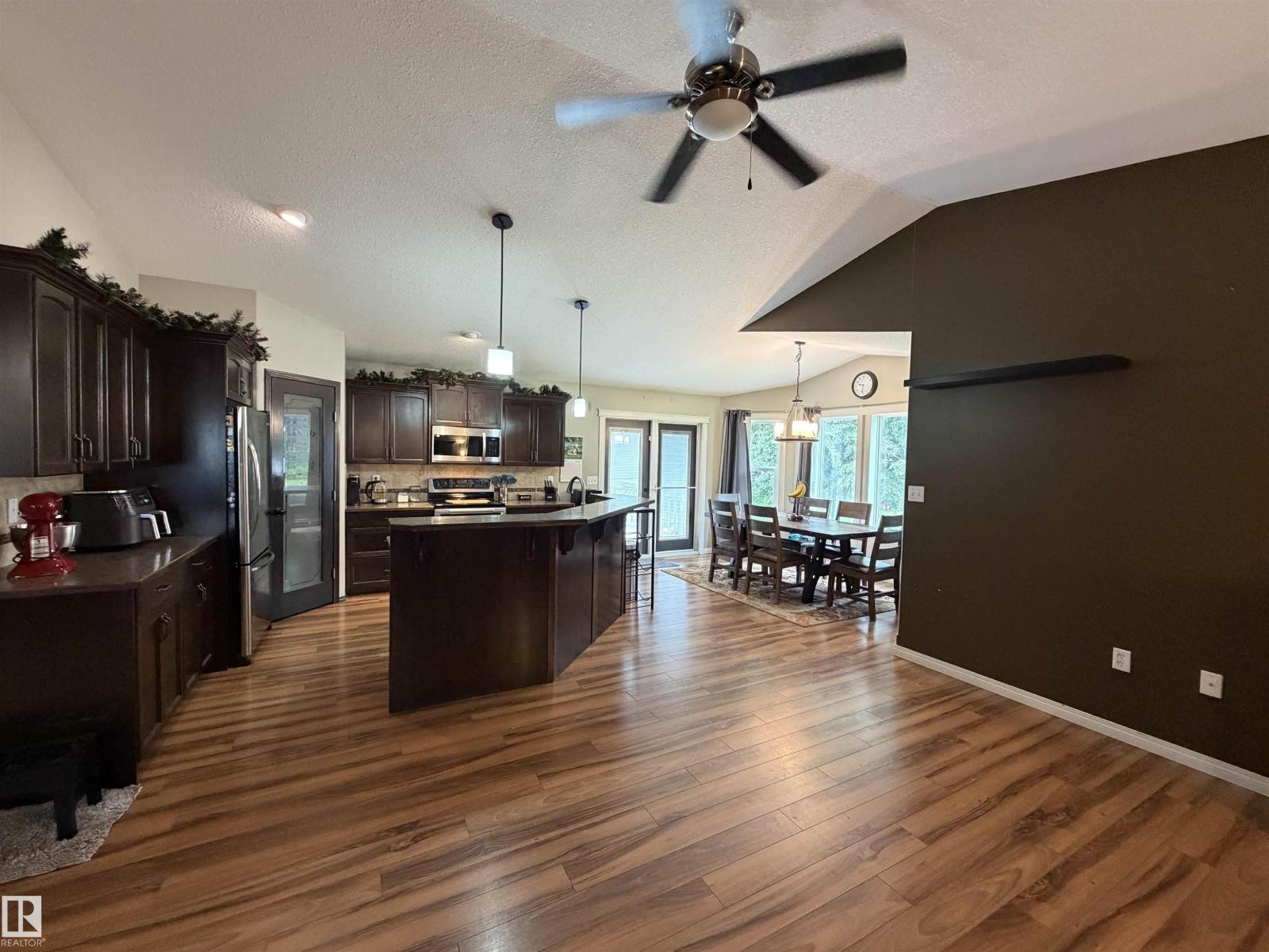 644081 RGE ROAD 235 - 6