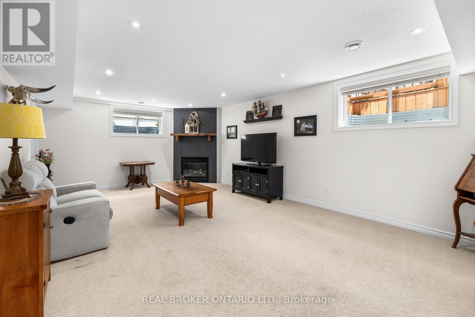 128 GEORGE STREET W - 36