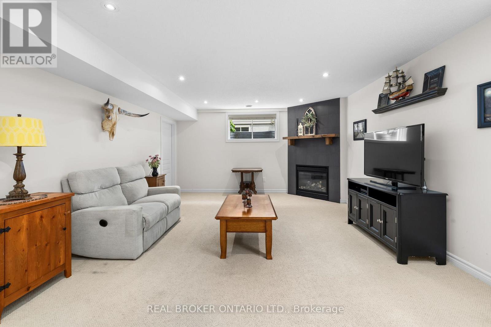128 GEORGE STREET W - 37