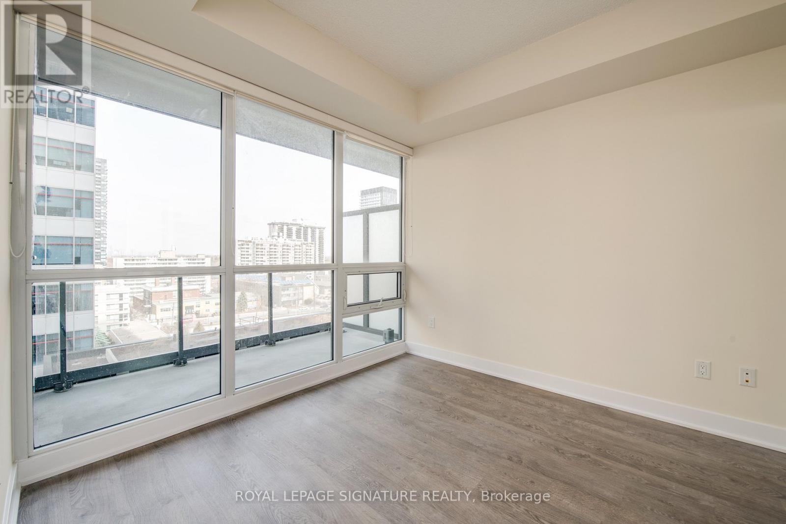 #806 30 ROEHAMPTON AVENUE - 13