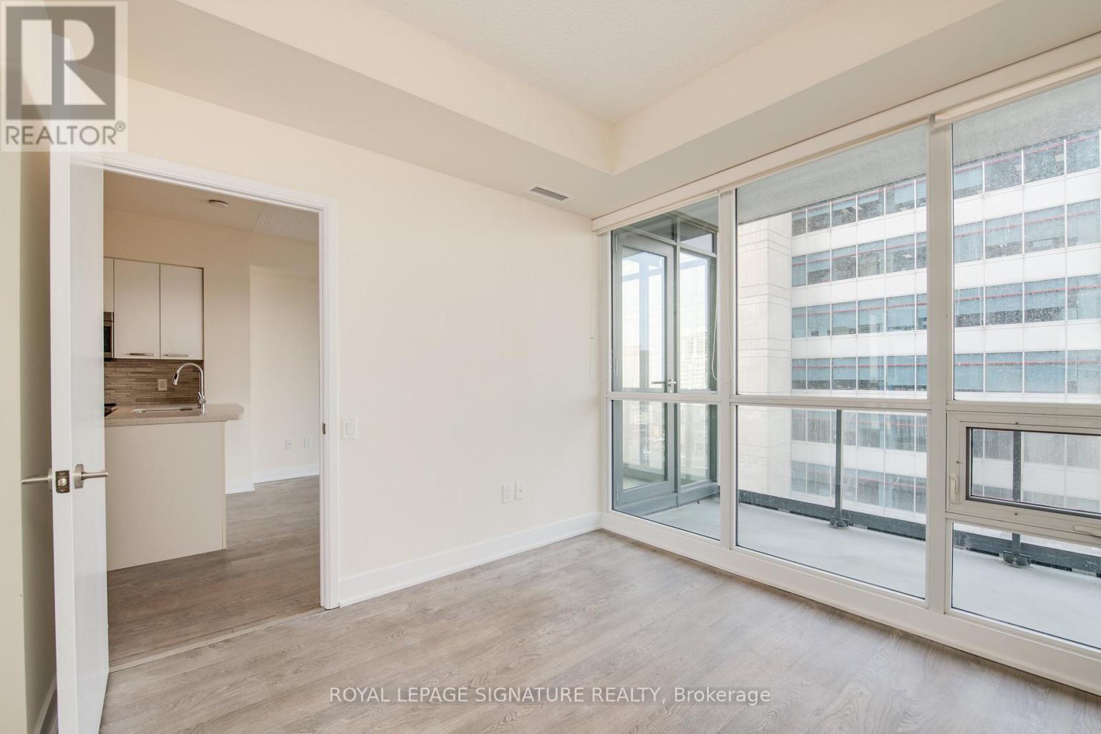#806 30 ROEHAMPTON AVENUE - 15