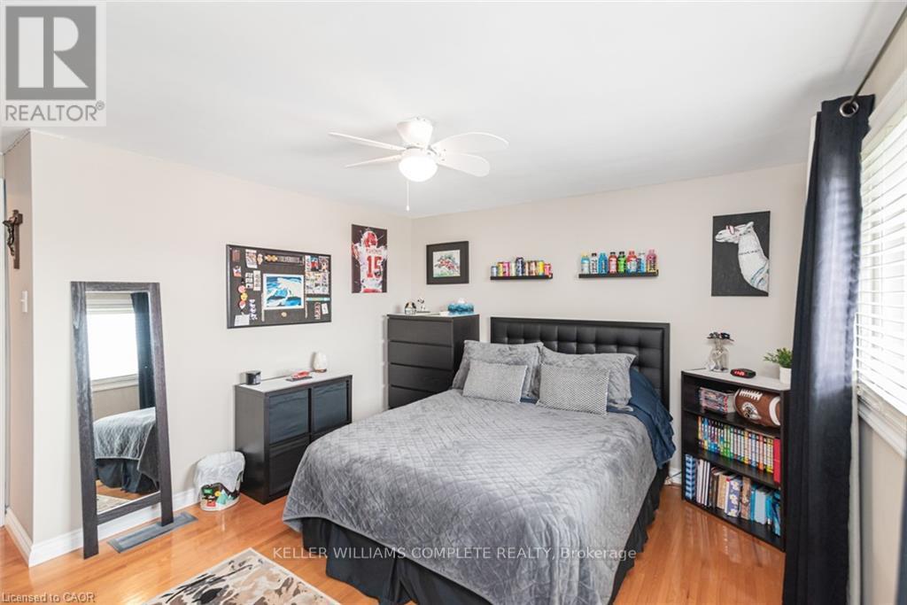 366 BERKINDALE DRIVE - 17