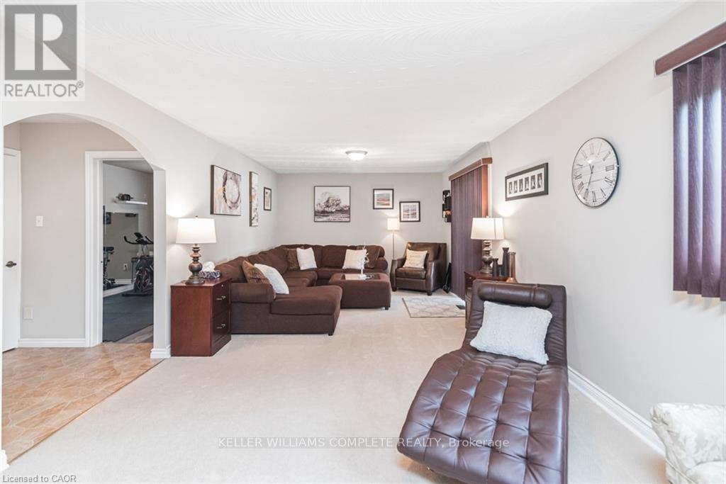 366 BERKINDALE DRIVE - 30