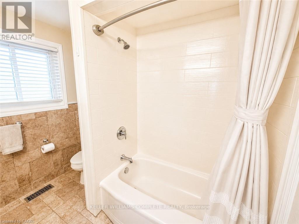 366 BERKINDALE DRIVE - 24