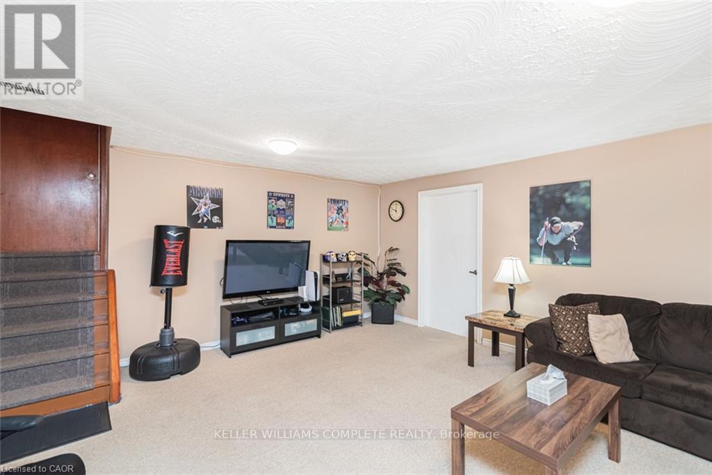 366 BERKINDALE DRIVE - 37