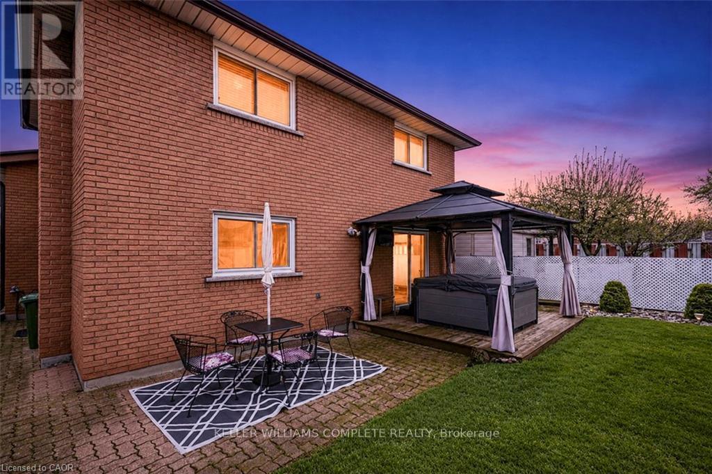 366 BERKINDALE DRIVE - 42