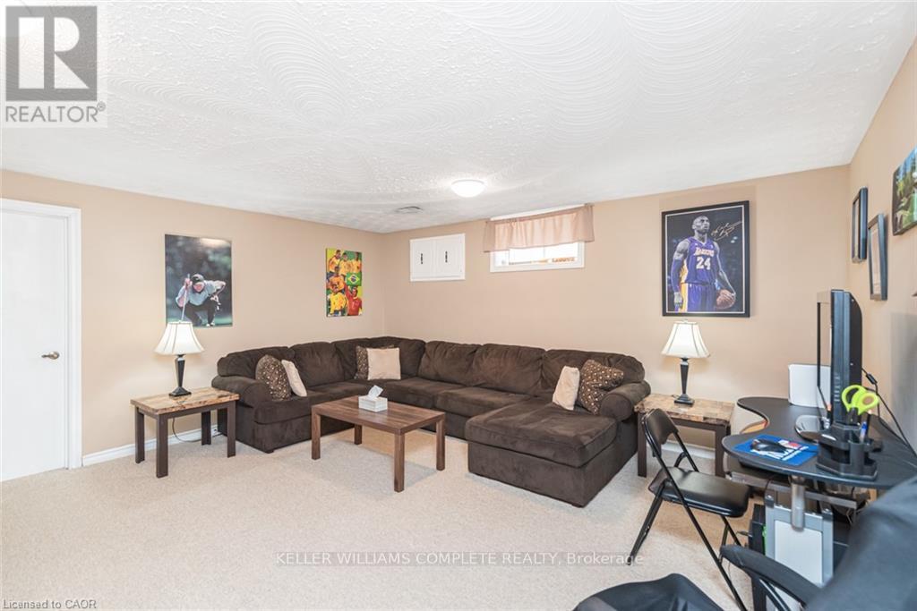 366 BERKINDALE DRIVE - 39