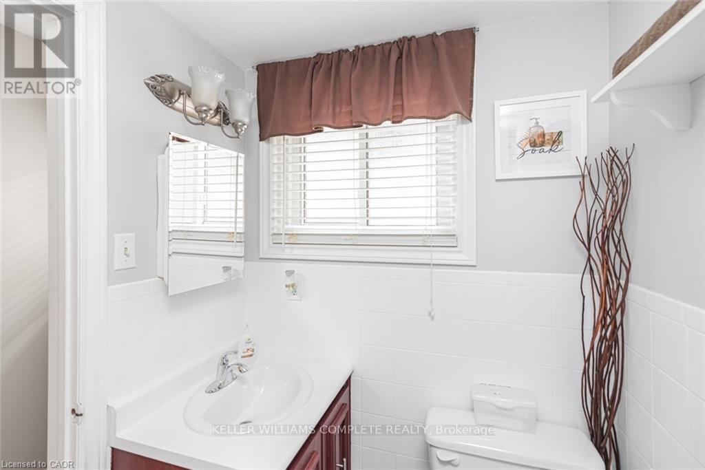 366 BERKINDALE DRIVE - 33