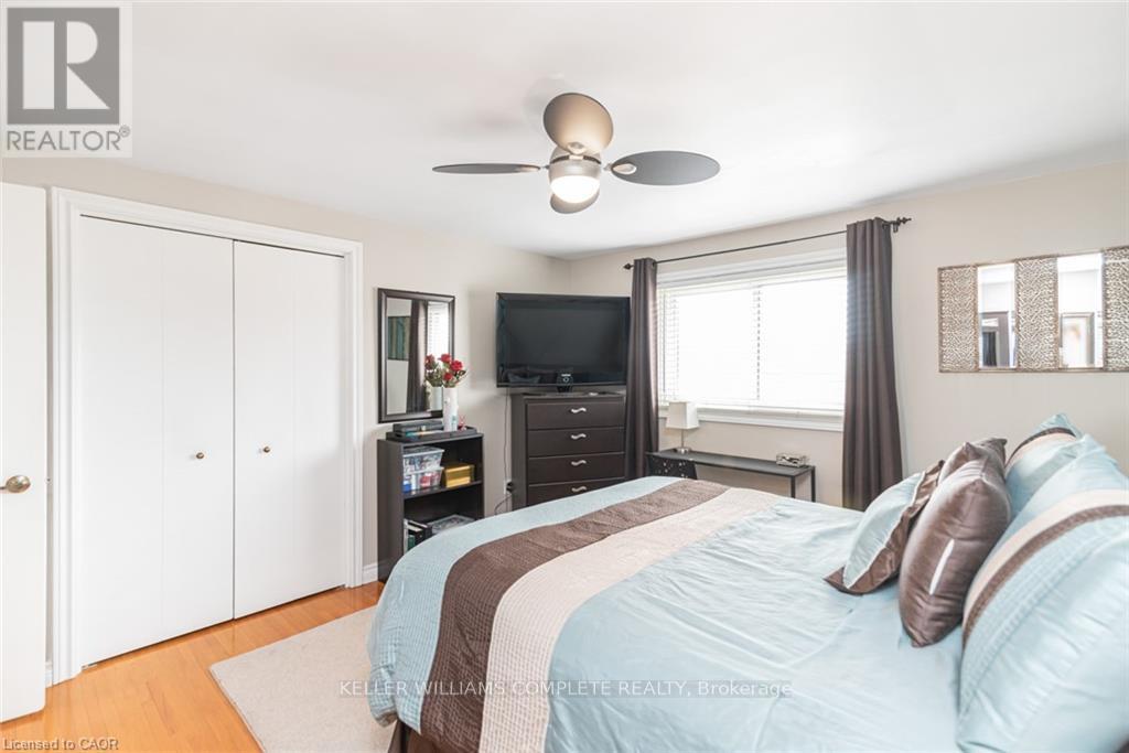 366 BERKINDALE DRIVE - 20