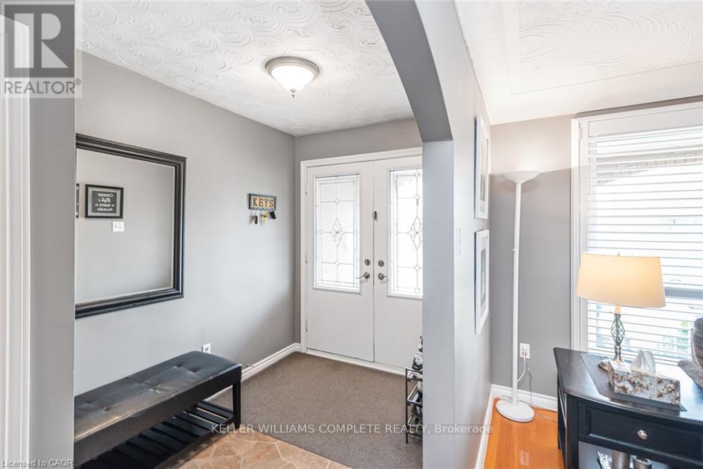 366 BERKINDALE DRIVE - 5