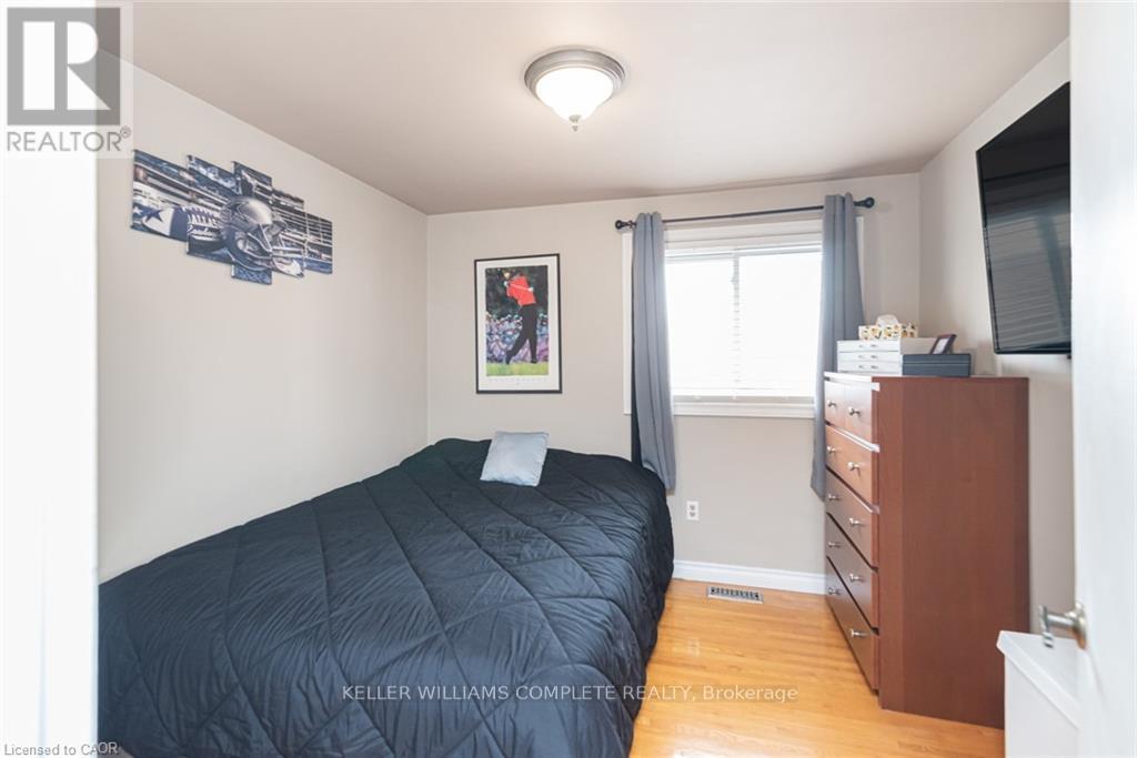 366 BERKINDALE DRIVE - 16