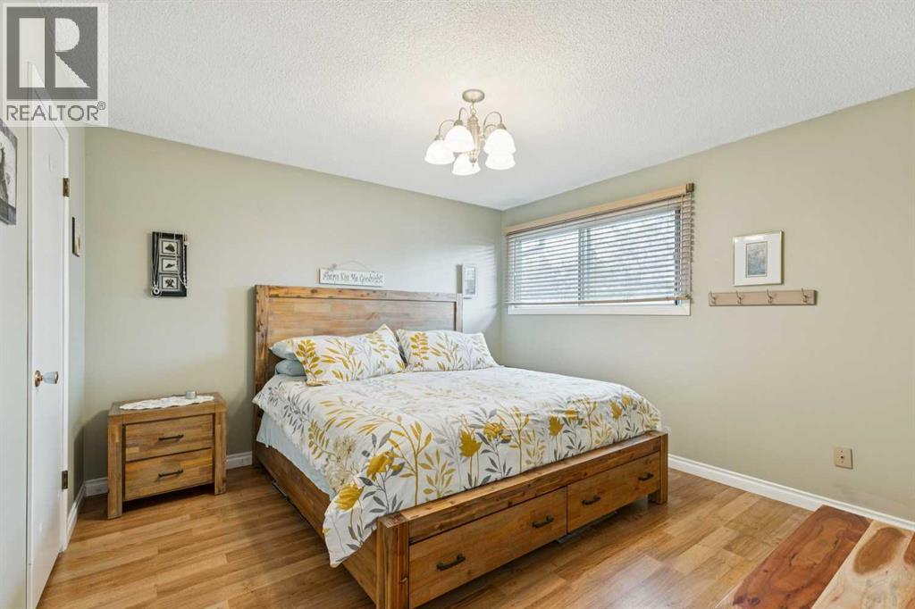 323 Ranchview Place NW - 17