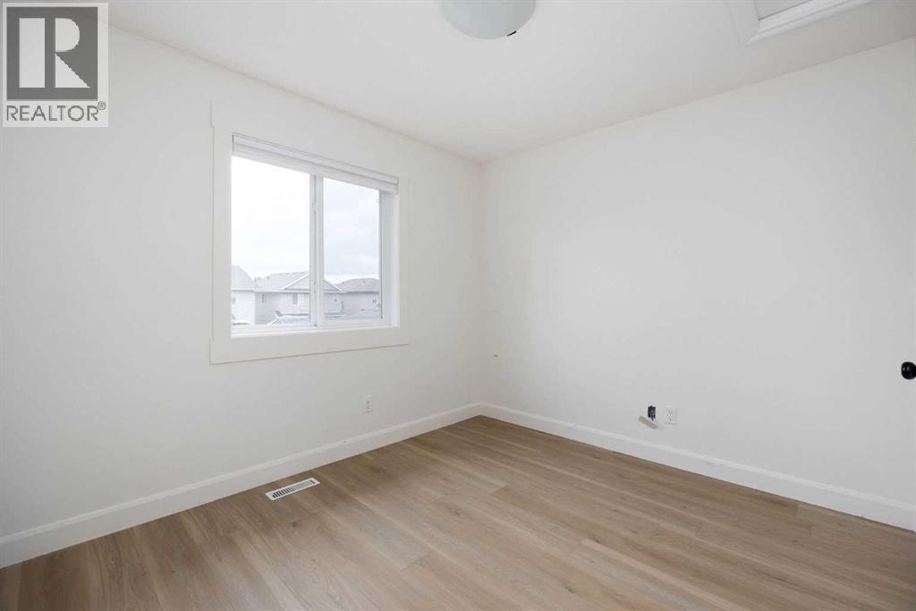 189 Walnut Crescent — photo 21