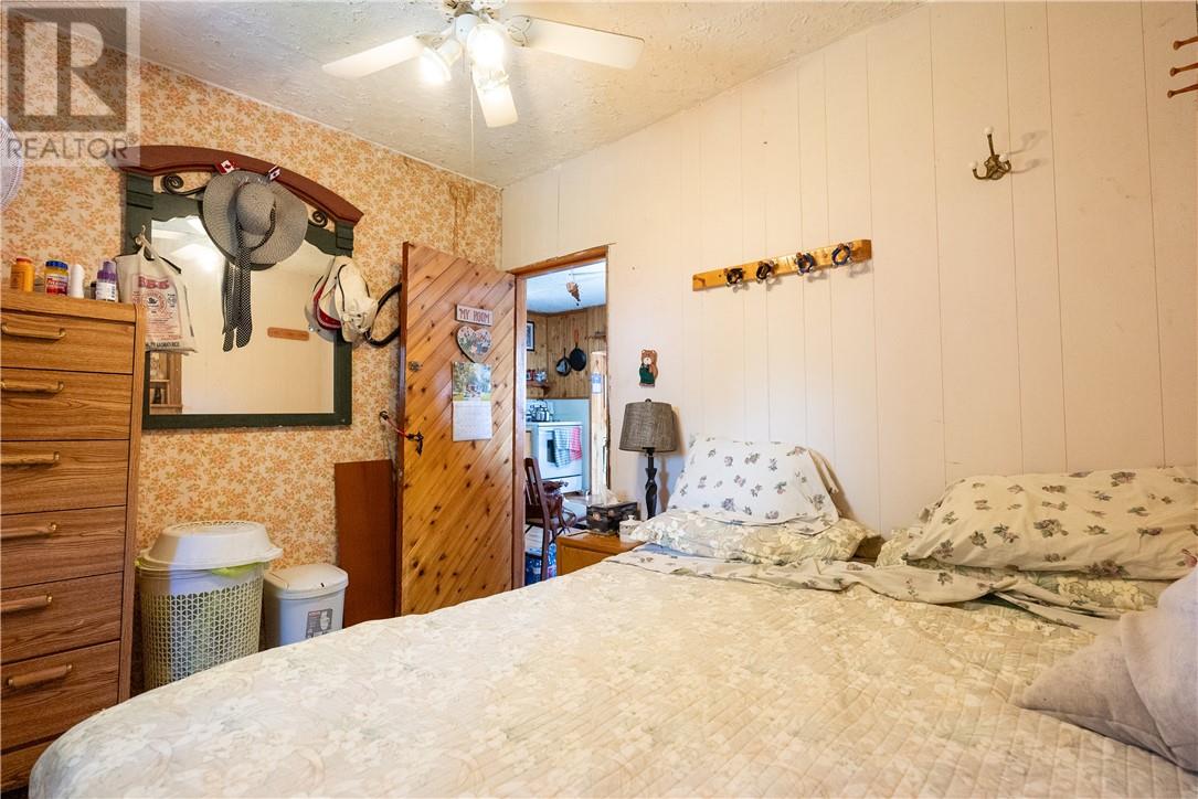 274 Turenne Road - 33
