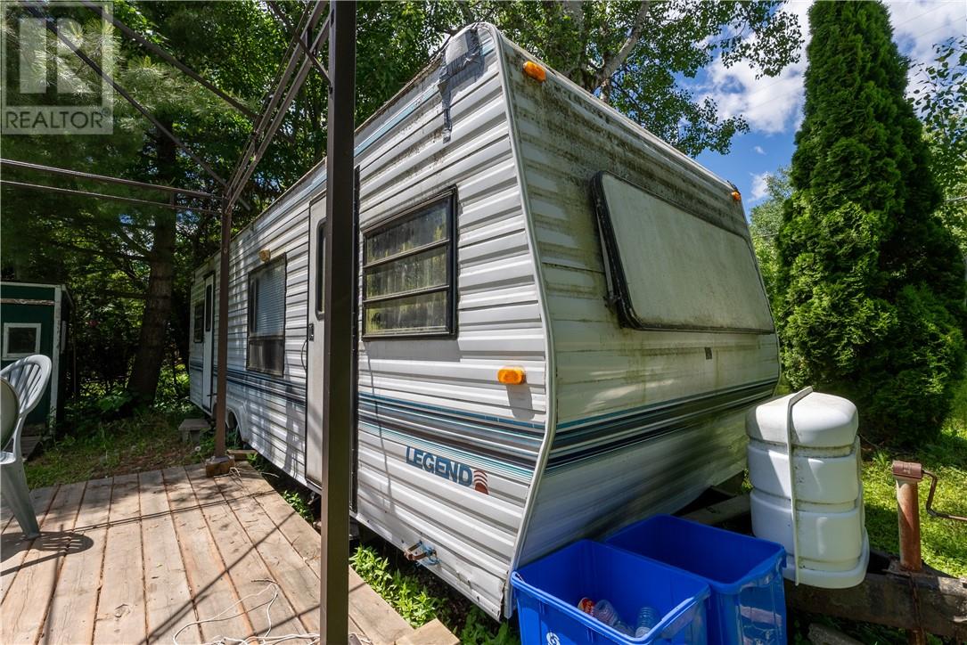 274 Turenne Road - 40